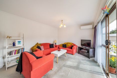 Photo of property in 51b Ludlam Crescent, Woburn, Lower Hutt, 5010