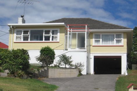 Photo of property in 17 Garadice Road, Rothesay Bay, Auckland, 0630