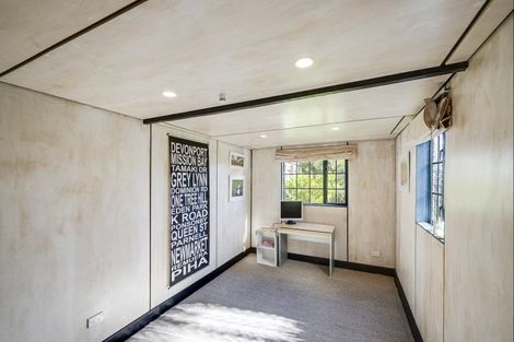 Photo of property in 14 Given Street, Havelock North, 4130