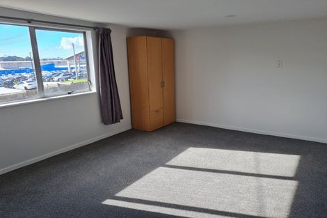 Photo of property in 1/176 Archers Road, Glenfield, Auckland, 0629