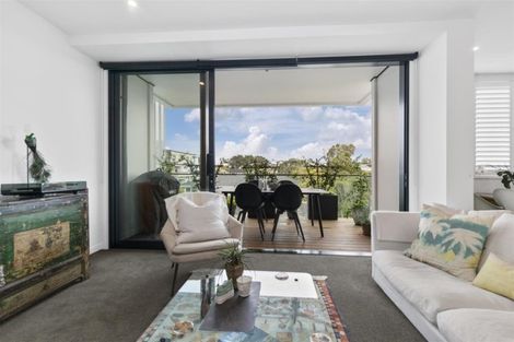 Photo of property in 201/8a Lake Pupuke Drive, Takapuna, Auckland, 0622