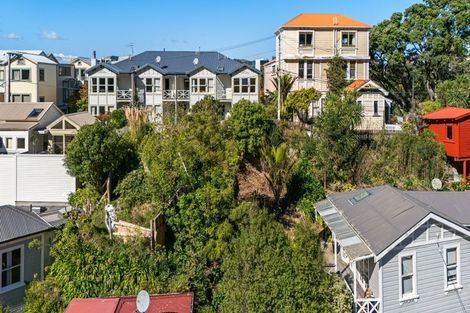 Photo of property in 12 Glenbervie Terrace, Thorndon, Wellington, 6011