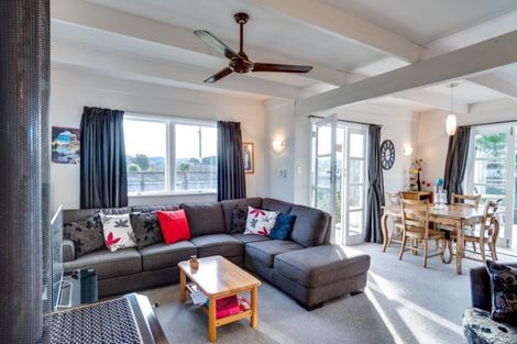 Photo of property in 1/474 Main North Road, Bay View, Napier, 4104