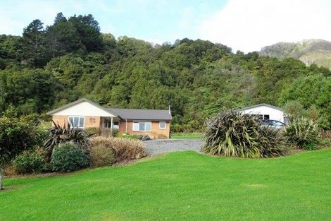 Photo of property in 3008 Coast Road, Barrytown, Runanga, 7873