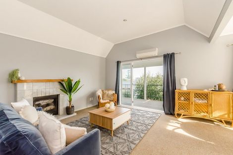 Photo of property in 18 Kohutuhutu Road, Raumati Beach, Paraparaumu, 5032