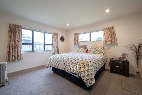 Photo of property in 35 Hastings Place, Hamilton Lake, Hamilton, 3204