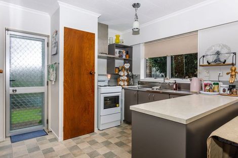 Photo of property in 17 Mccallum Street, Dannevirke, 4930