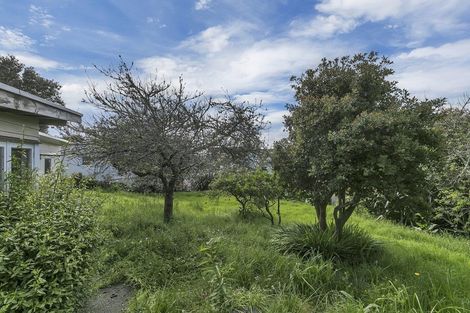 Photo of property in 16 Alma Street, Te Atatu South, Auckland, 0610