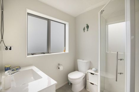 Photo of property in 3 Caterer Lane, Paraparaumu, 5032