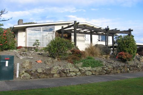 Photo of property in 34 Pinedale Parade, Milson, Palmerston North, 4414