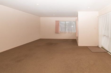 Photo of property in 1/13 Goldfinch Rise, Unsworth Heights, Auckland, 0632