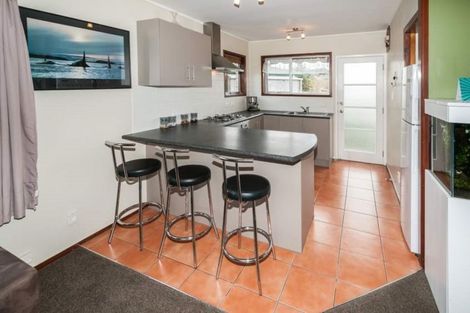 Photo of property in 2/2 Ellice Road, Totara Vale, Auckland, 0629