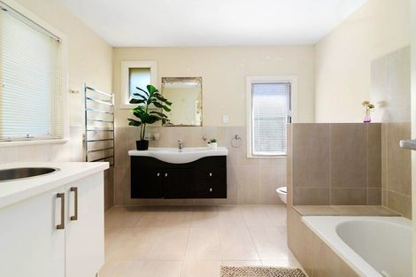 Photo of property in 19 Shirley Street, Mangakakahi, Rotorua, 3015