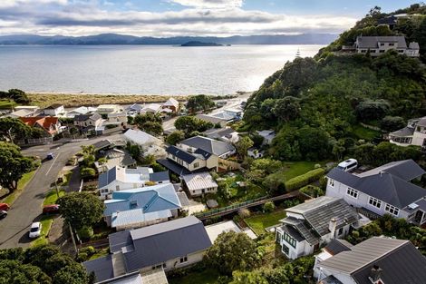 Photo of property in 9 Totara Street, Eastbourne, Lower Hutt, 5013