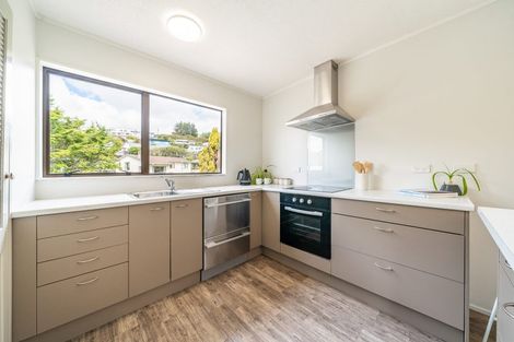 Photo of property in 56 Albatross Close, Whitby, Porirua, 5024