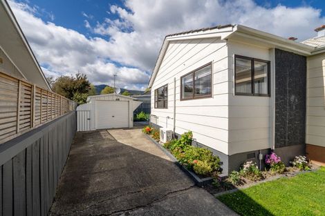 Photo of property in 2/64 Fergusson Street, Stoke, Nelson, 7011