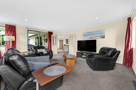 Photo of property in 4 Fairford Avenue, Henderson, Auckland, 0612