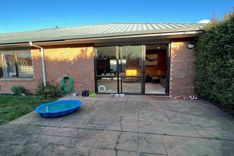 Photo of property in 2/98 Springs Road, Hornby, Christchurch, 8042