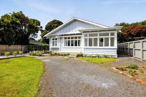 Photo of property in 195 South Road, Hawera, 4610