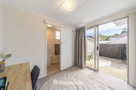 Photo of property in 17 Maungaraki Road, Korokoro, Lower Hutt, 5012