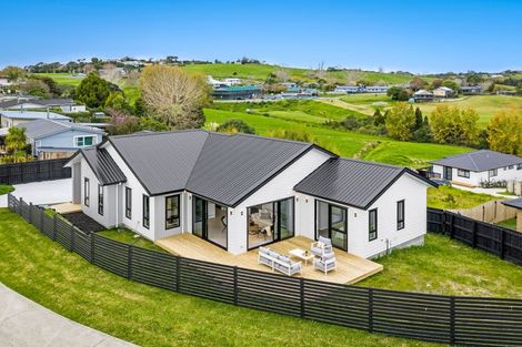 Photo of property in 35 Brigitte View, Snells Beach, 0920
