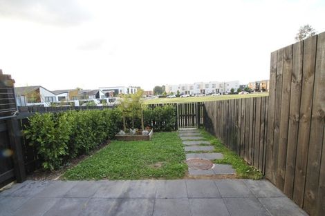 Photo of property in 21 Alliance Lane, Papakura, 2110