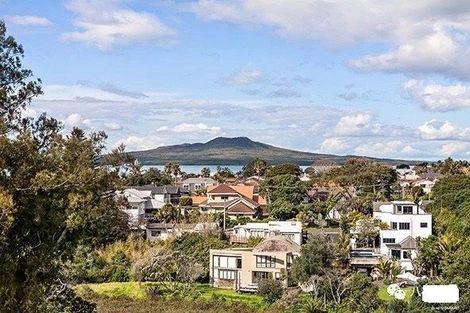 Photo of property in 1/3 Prospect Terrace, Milford, Auckland, 0620