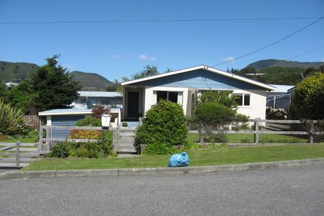 Photo of property in 3 Leicester Street, Picton, 7220