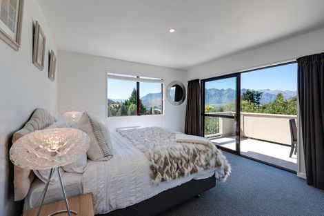 Photo of property in 12 Greenstone Place, Fernhill, Queenstown, 9300