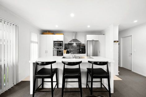 Photo of property in 19 Ladeira Place, Fitzroy, Hamilton, 3206