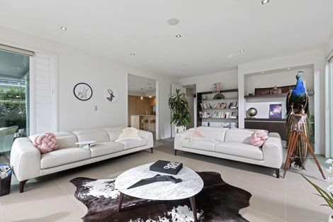 Photo of property in 19a Montgomery Avenue, Rothesay Bay, Auckland, 0630