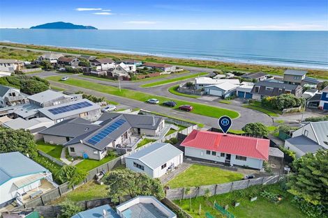 Photo of property in 9a Scott Avenue, Otaki Beach, Otaki, 5512
