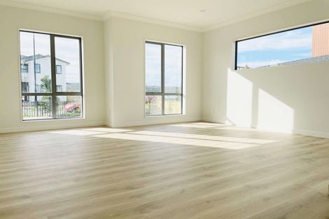 Photo of property in 54 Godfrey Drive, Orewa, 0931