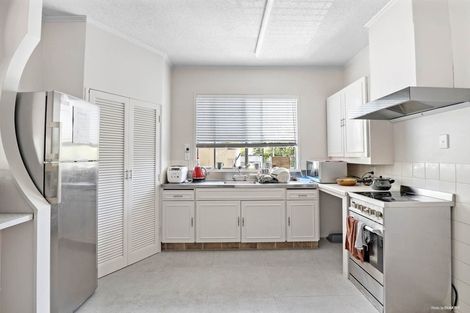 Photo of property in 3 Brook Street, Milford, Auckland, 0620