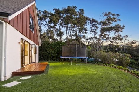 Photo of property in 33 Bernard Magnus Lane, Greenhithe, Auckland, 0632