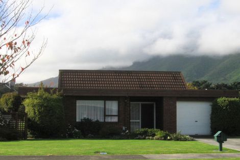 Photo of property in 9 Awanui Drive, Waikanae, 5036