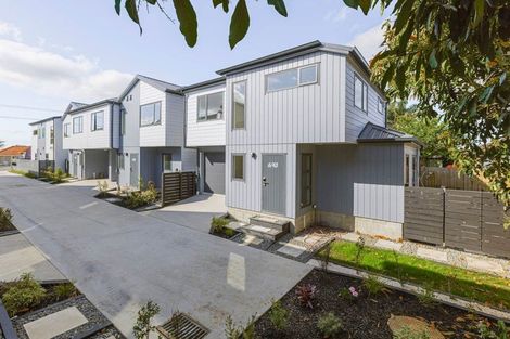 Photo of property in 2/43 Clevedon Road, Papakura, 2110