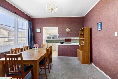 Photo of property in 64 Cambridge Terrace, Waterloo, Lower Hutt, 5011