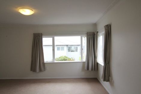 Photo of property in 519a East Coast Road, Murrays Bay, Auckland, 0630