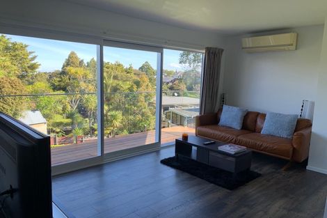 Photo of property in 111 Pupuke Road, Northcote, Auckland, 0627