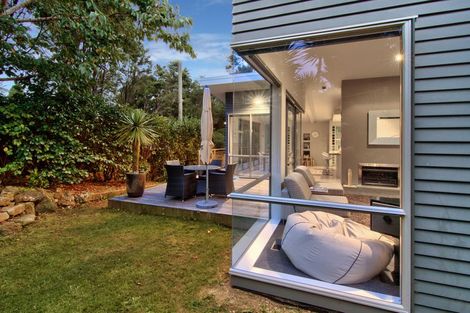 Photo of property in 20c Konini Road, Titirangi, Auckland, 0604