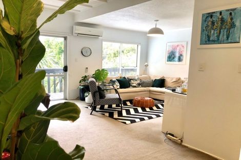 Photo of property in 1/21 Mahara Avenue, Birkenhead, Auckland, 0626