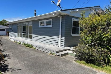 Photo of property in 11 Vaucluse Avenue, Paraparaumu Beach, Paraparaumu, 5032