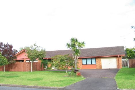 Photo of property in 2 Mimosa Place, Half Moon Bay, Auckland, 2012