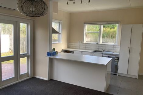 Photo of property in 28 Davidson Crescent, Tawa, Wellington, 5028