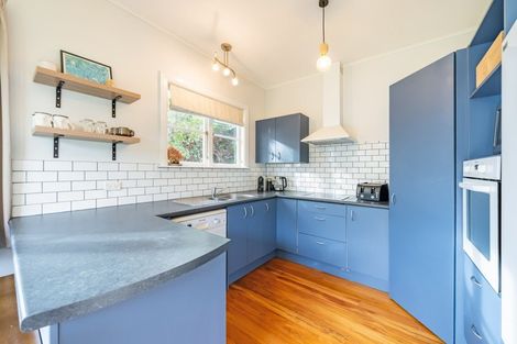 Photo of property in 19 Naenae Road, Naenae, Lower Hutt, 5011