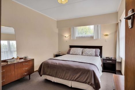 Photo of property in 1 Reid Avenue, Hawera, 4610