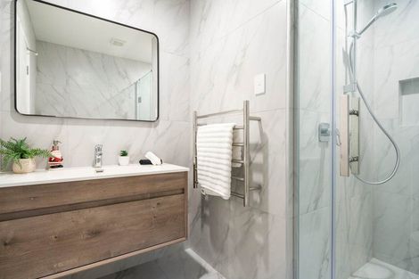 Photo of property in 95e Kervil Avenue, Te Atatu Peninsula, Auckland, 0610