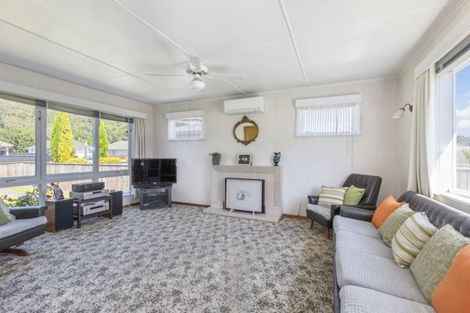 Photo of property in 11 Hinau Grove, Wainuiomata, Lower Hutt, 5014