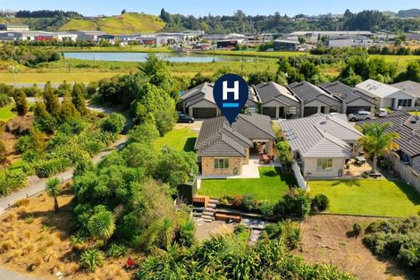 Photo of property in 39 Scoria Close, Pyes Pa, Tauranga, 3112